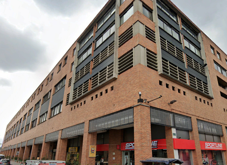 Construcción Planta Industrial, Locales comerciales, Edificio Parqueaderos y Edificio Oficinas para CIPLAS S.A.